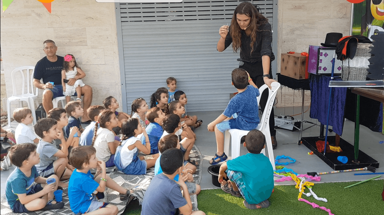 לירן הקוסם-מופע עם חיוך 077-9966451