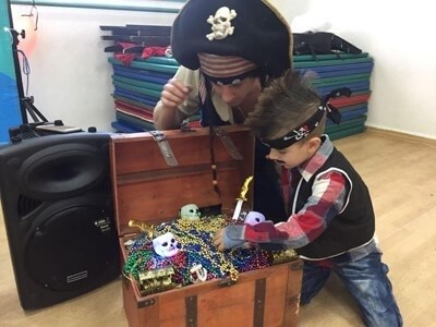 אריק הפיראט הקוסם 077-9968086