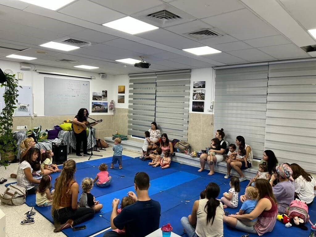 מירב והגיטרה 0779967893