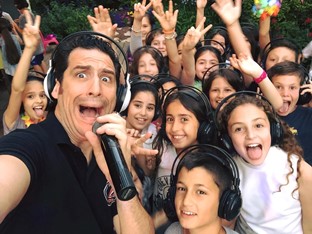 Z הפקות - מסיבת אוזניות וסטנד אפ