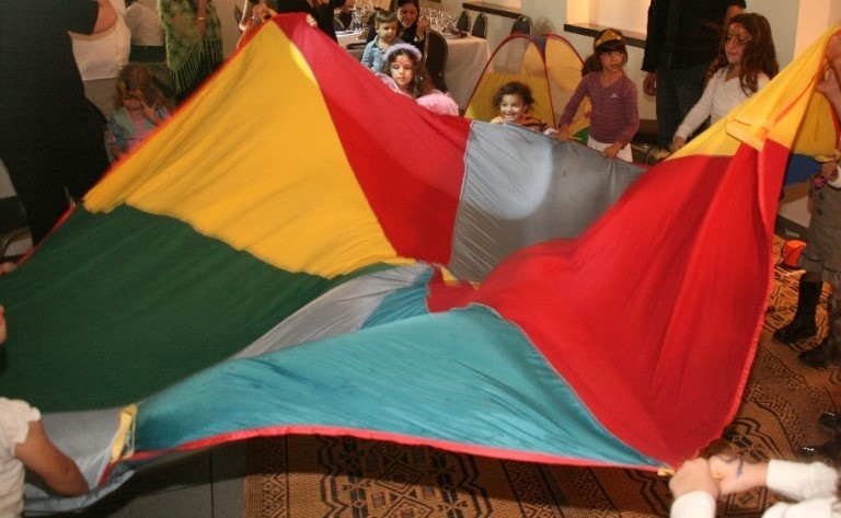 הקרנבל של טל -הפעלות לילדים שכולם אוהבים 0779968090