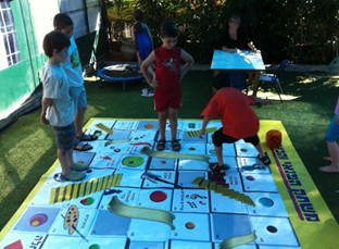 סולמות ונחשים משחק ענק להשכרה