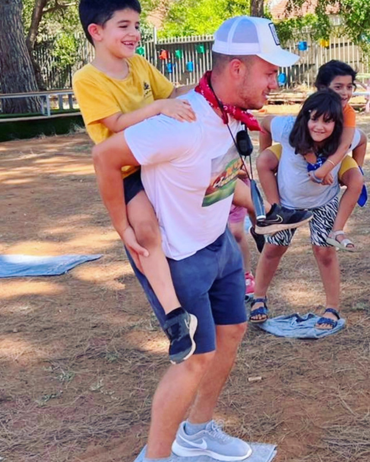 גיא המשוגעי -הפעלות משוגעות לילדים. 077-9966508