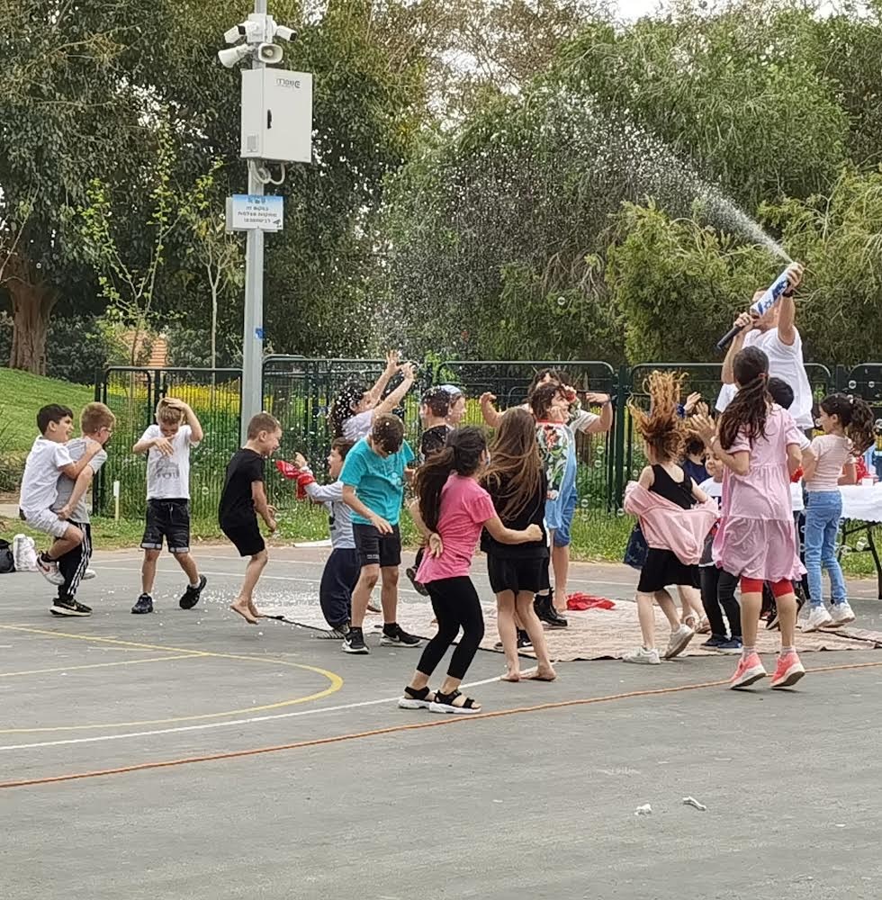 גיא המשוגעי -הפעלות משוגעות לילדים. 077-9966508