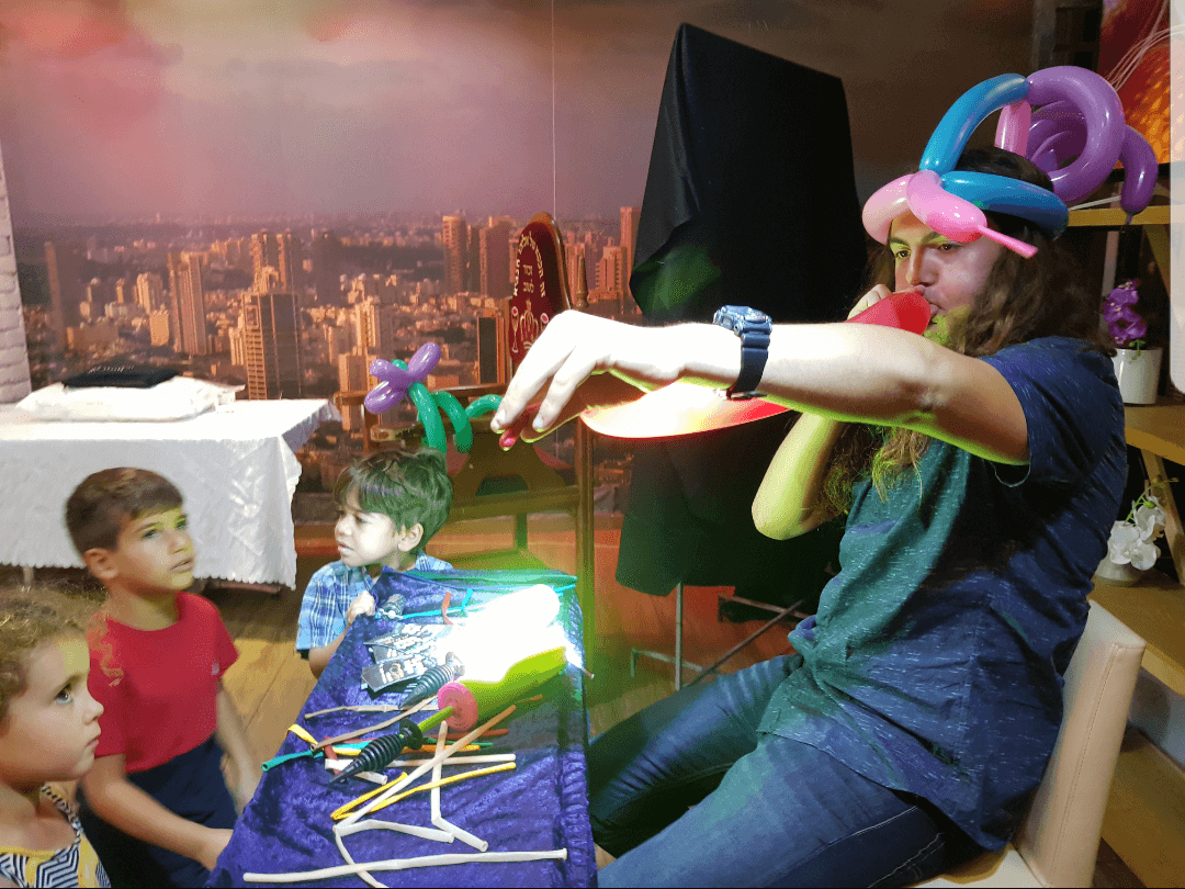 לירן הקוסם-מופע עם חיוך 077-9966451