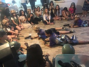 קנדיל'ה הפעלות מושקעות לבנים ובנות