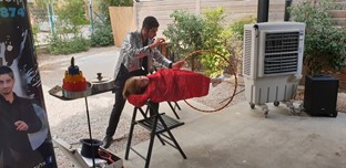 אלעד הקוסם החברתי